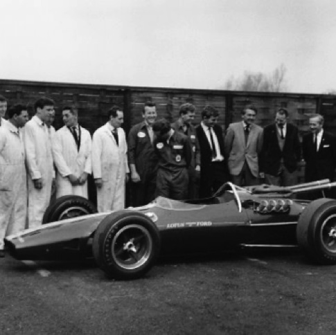 Présentation de la Lotus 34 avec l'équipe des mécaniciens d"Hetel
Contribution Danilo José Pardhal Pinho/Facebook